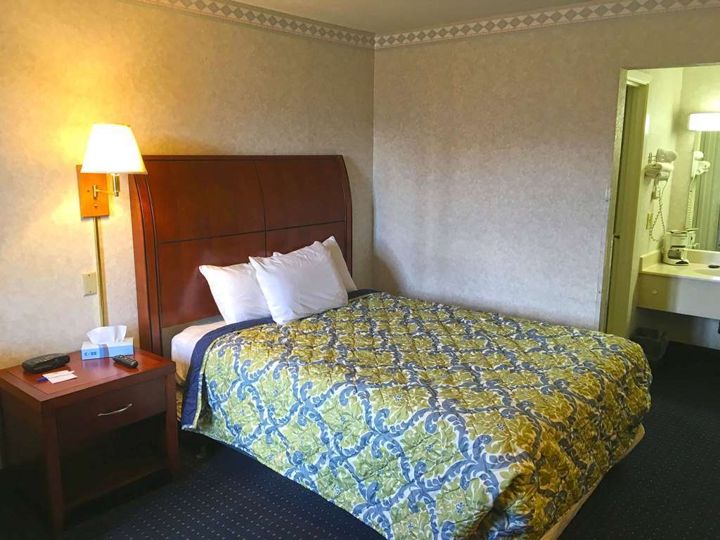 Americas Best Value Inn Of Decatur Cameră foto